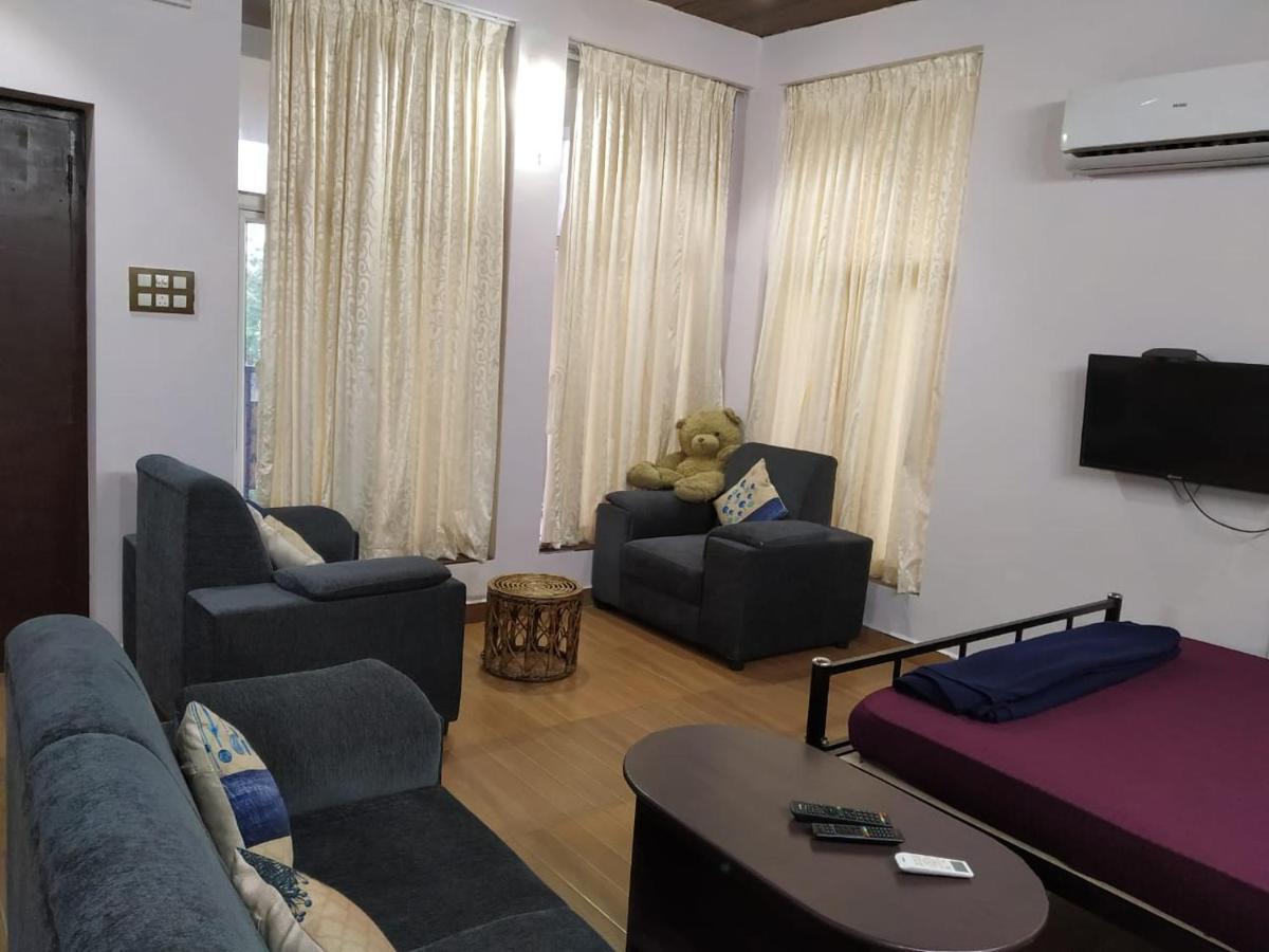 Waves Beach House Pondicherry Eksteriør bilde
