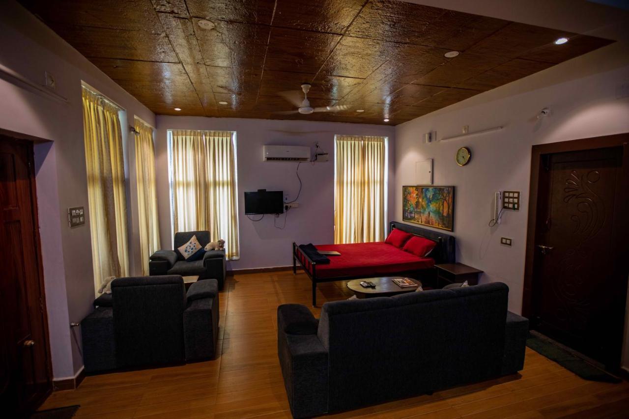 Waves Beach House Pondicherry Eksteriør bilde