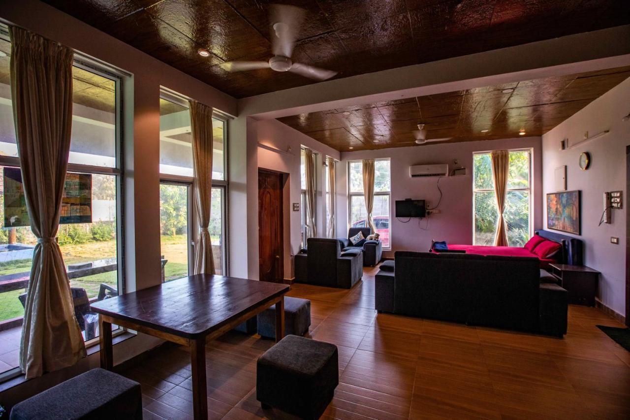 Waves Beach House Pondicherry Eksteriør bilde