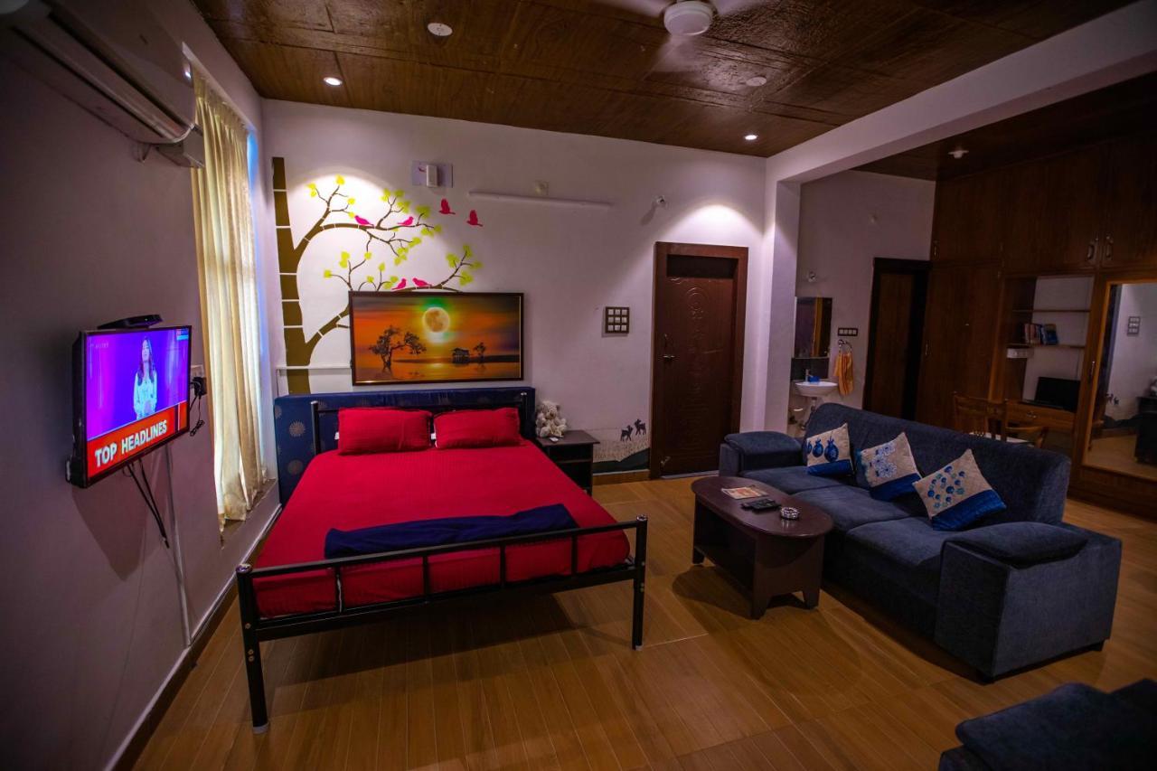 Waves Beach House Pondicherry Eksteriør bilde