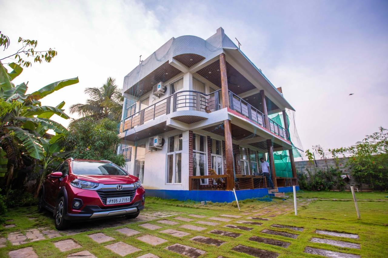 Waves Beach House Pondicherry Eksteriør bilde