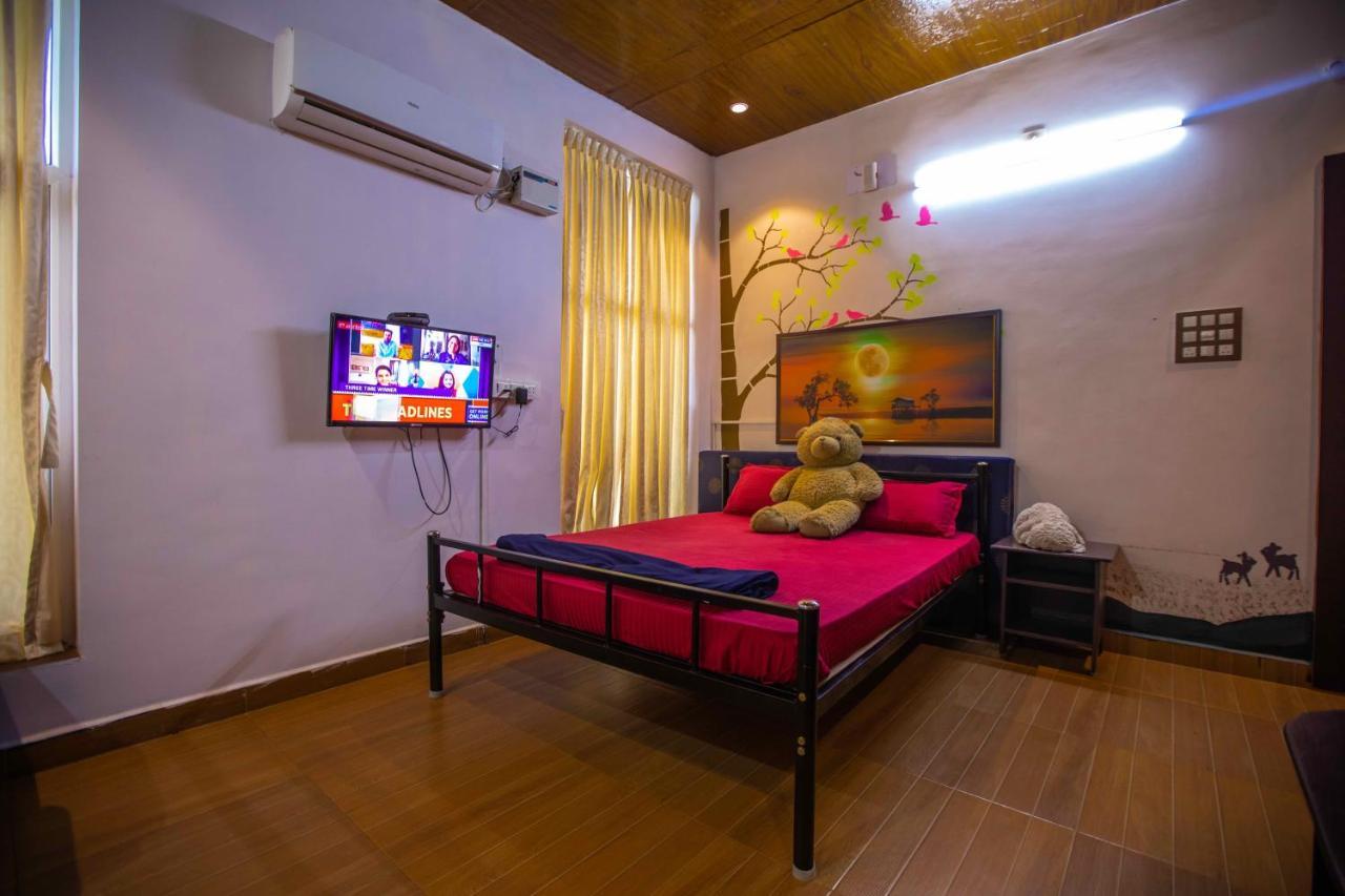 Waves Beach House Pondicherry Eksteriør bilde
