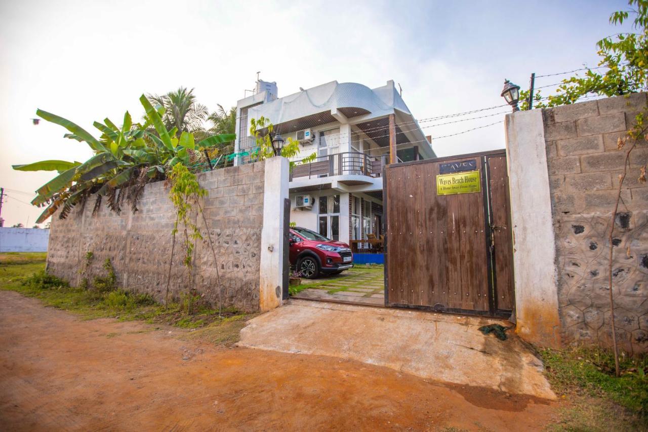 Waves Beach House Pondicherry Eksteriør bilde