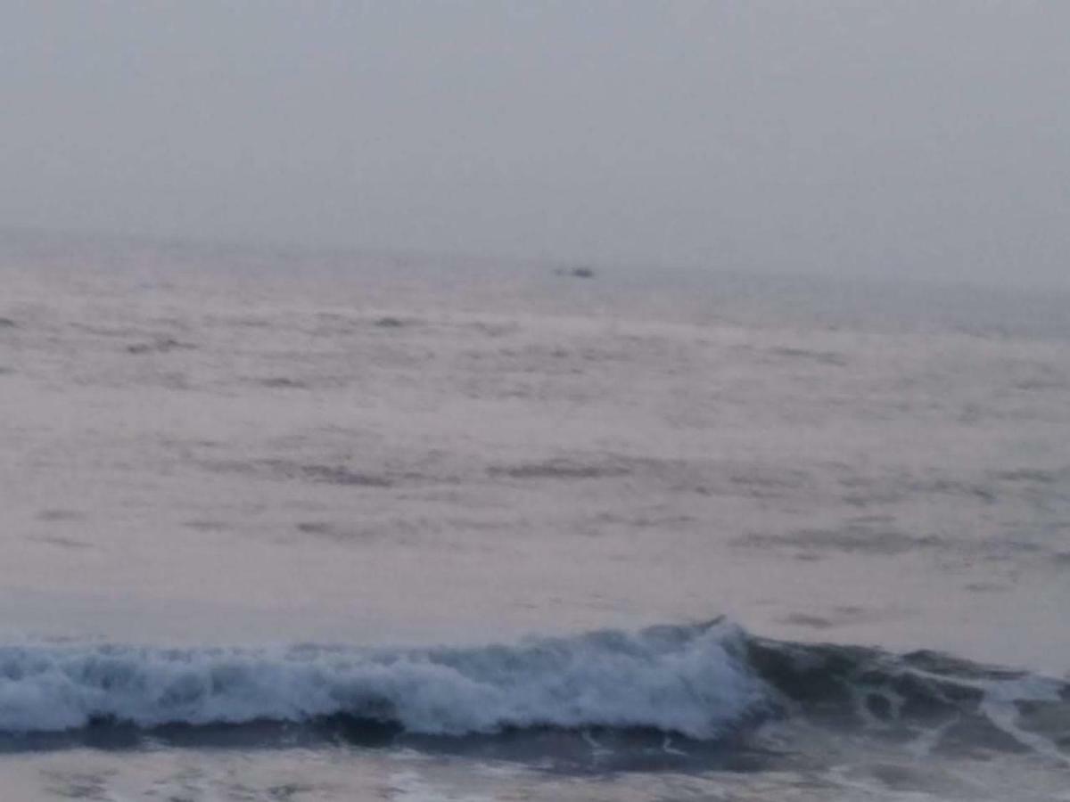 Waves Beach House Pondicherry Eksteriør bilde