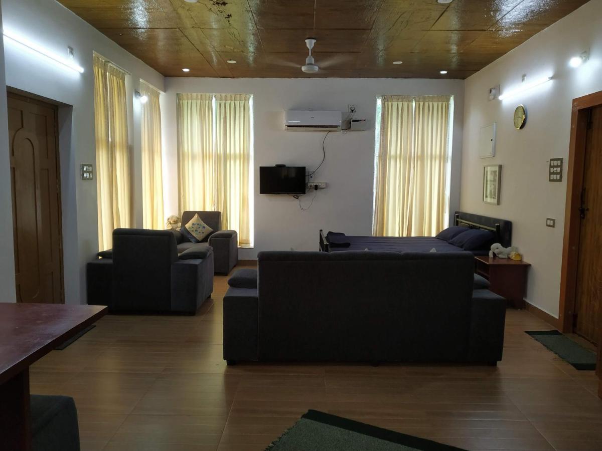 Waves Beach House Pondicherry Eksteriør bilde